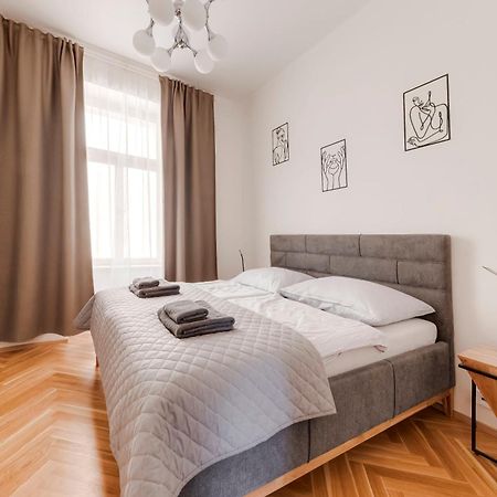 New Town Oases Apartment プラハ エクステリア 写真