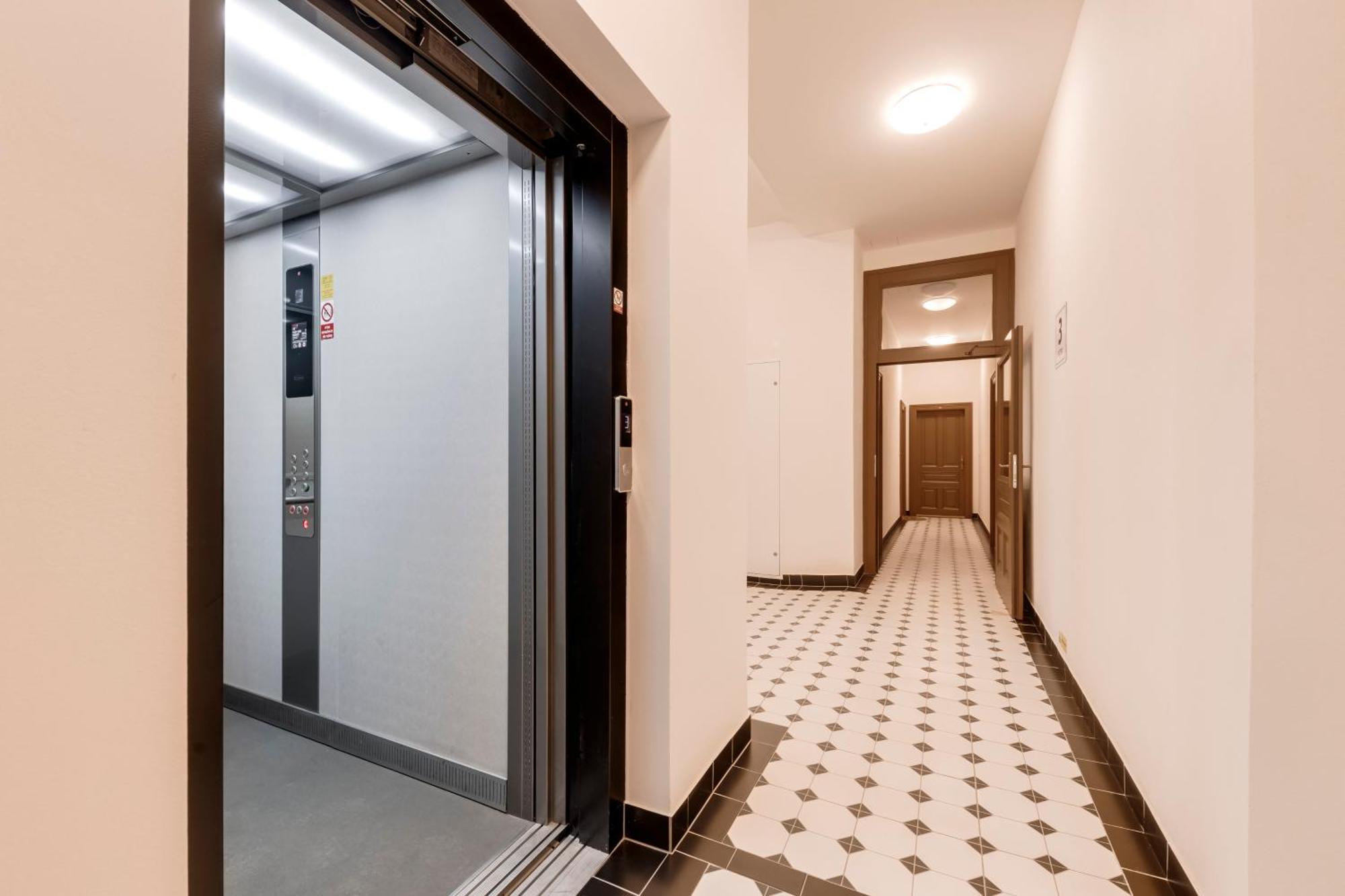 New Town Oases Apartment プラハ エクステリア 写真